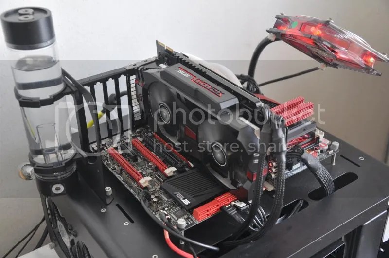 DSC 0735 Review: ASUS R9 280X Matrix Platinum